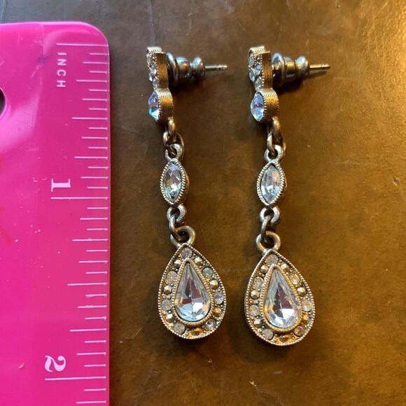 Vintage Gold dangle rhinestone earrings - Picture 3 of 4